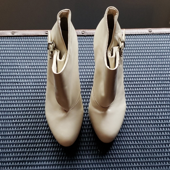 Colin Stuart Booties⭐FLASH SALE⭐ - Picture 2 of 6